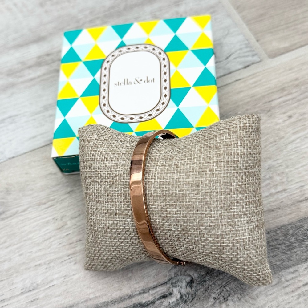 Stella & Dot Signature Rose Gold Engravable Bangle Bracelet